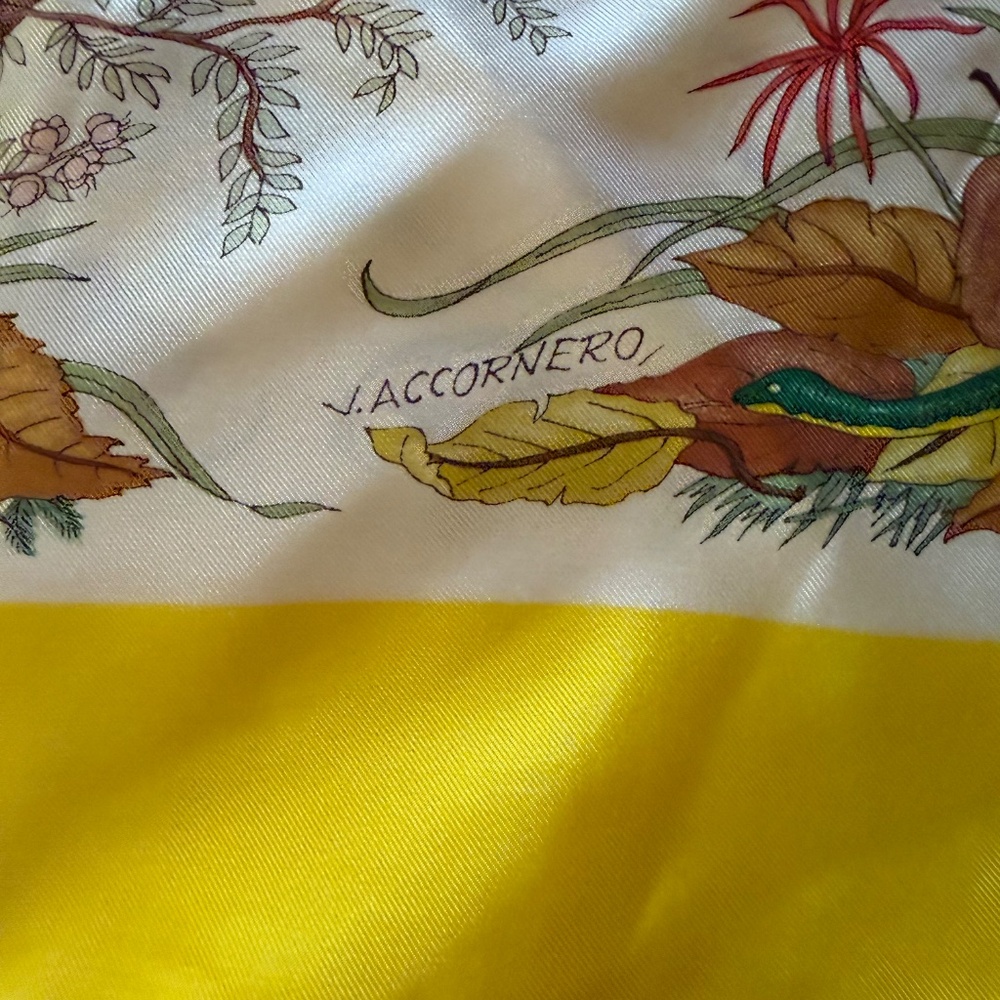 Gucci Vintage Floral Silk Scarf Funghi Mushrooms 1967 Accornero - Picture 3 of 7